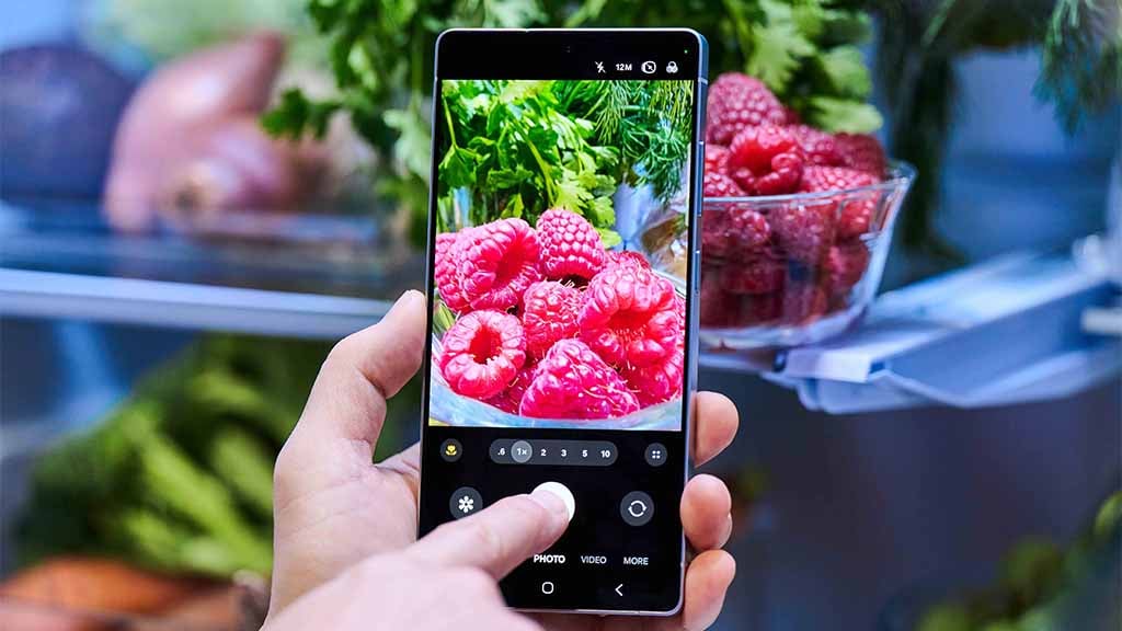 S25 Ultra Kamerasına: 1x-5x Kesintisiz Zoom Özelliği Geliyor!